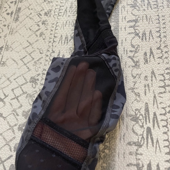 Lululemon Just Breathe‎ Pant Animal Swirl Deep Coal Light / Black leggings - Picture 11 of 13